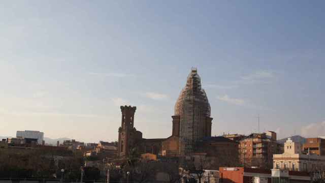 Vista de la iglesia de Sant Andreu de Palomar desde la Maquinista /