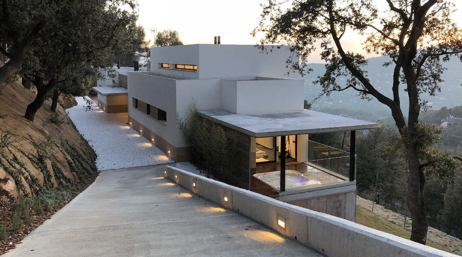 Exterior de una de las viviendas de Matadepera, el municipio más rico de España / WERK IBERICA