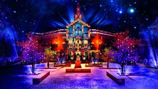 Imagen del espectáculo navideño del recinto modernista del Hospital de Sant Pau de Barcelona / ELS LLUMS DE SANT PAU