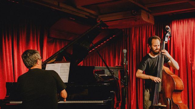 Músicos en un concierto del Jazz Club Milano