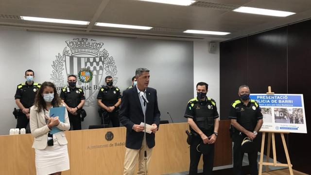 Albiol y su concejal de Seguridad durante la presentación de la nueva policía de barrio en septiembre / AYUNTAMIENTO BADALONA
