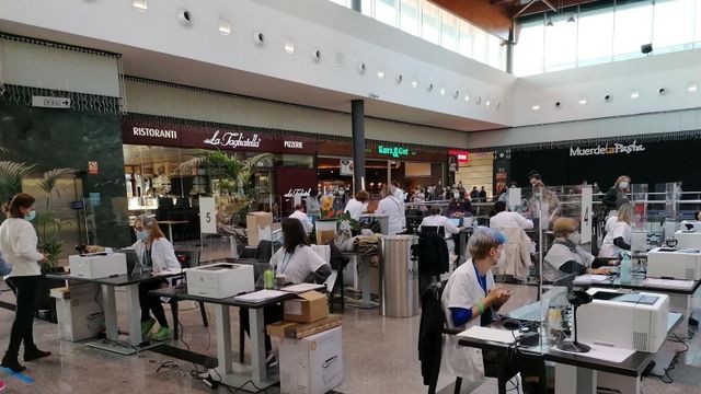 Test masivos en un centro comercial del área metropolitana de Barcelona / GENERALITAT