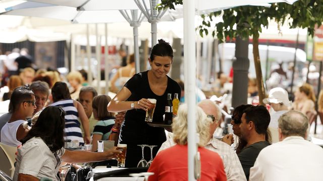 Una terraza de Barcelona reabierta al 100% tras la desescalada de la primera ola de coronavirus / EFE