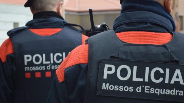 Dos agentes de los Mossos d'Esquadra, en una imagen de archivo / EUROPA PRESS