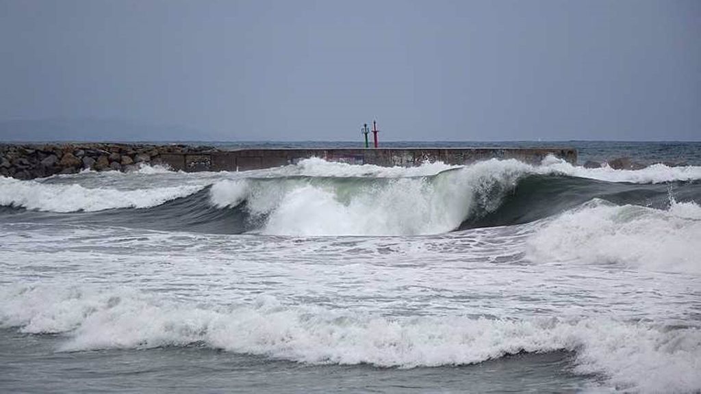 Olas en Barcelona /AYUNTAMIENTO BARCELONA - Archivo