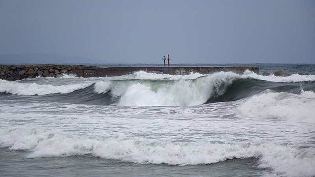 Olas en Barcelona /AYUNTAMIENTO BARCELONA - Archivo