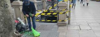Un acceso en el metro Liceu precintado / MA - JORDI SUBIRANA