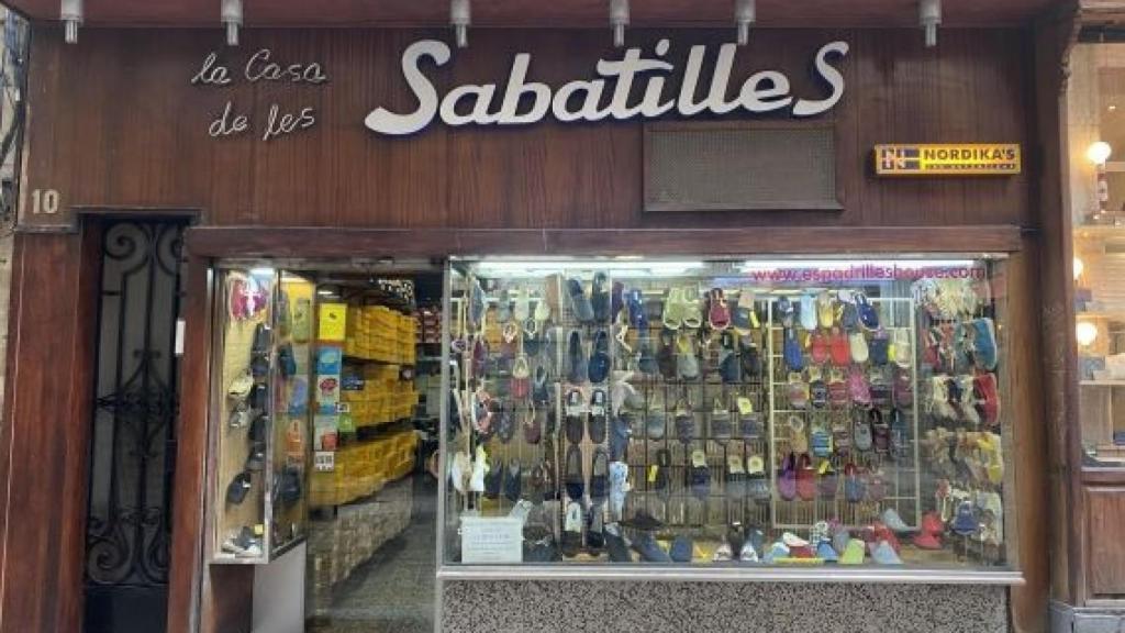 Fachada de La Casa de les Sabatilles / M.A.