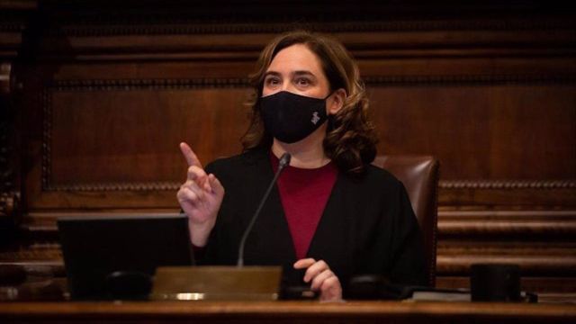 Ada Colau, en el pleno del Ayuntamiento de Barcelona / EUROPA PRESS