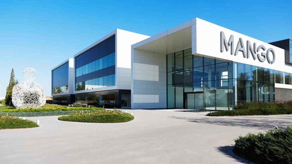 Exterior de la seu de Mango / MANGO