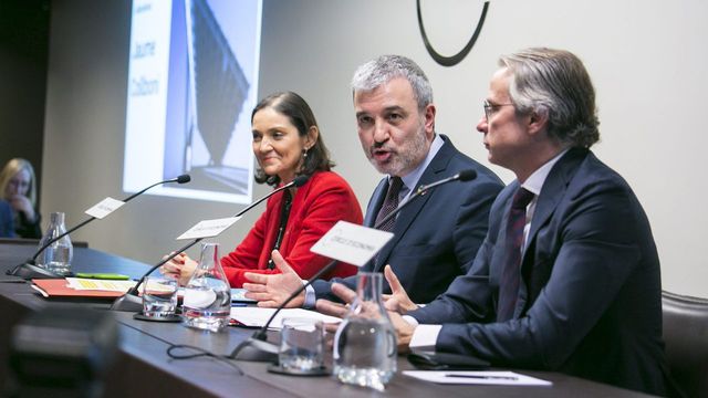 Jaume Collboni, en el centro, durante una conferencia en el Cercle d'Economia de Barcelona / CERCLE D'ECONOMIA