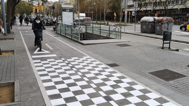 Damero en la calle Tarragona / AYUNTAMIENTO DE BARCELONA