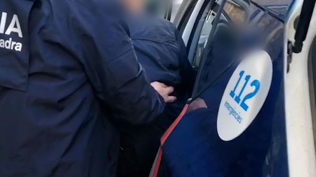 El maestro iluminado, el líder de la secta de abusos sexuales, en el momento de su detención / MOSSOS D'ESQUADRA