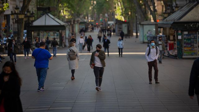 La Rambla de Barcelona sin las tradicionales paradas de libros / DAVID ZORRAKINO - EUROPA PRESS