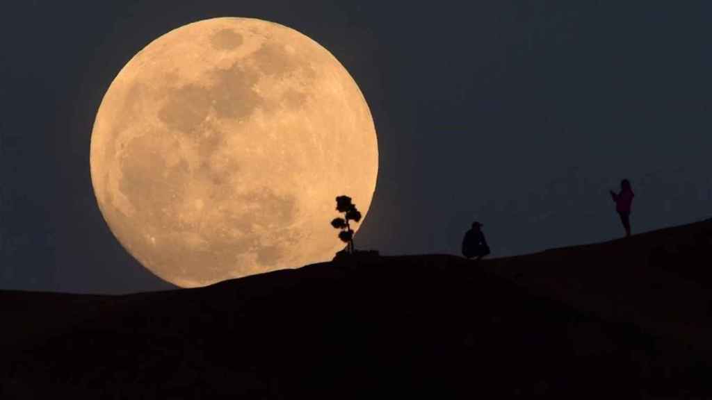 Una superluna en una imagen de archivo