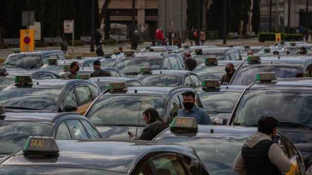 Marcha lenta del taxi en Barcelona / EUROPA PRESS