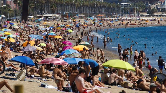 Vista de la playa de San Sebastián en una imagen de archivo / EFE - ALEJANDRO GARCÍA