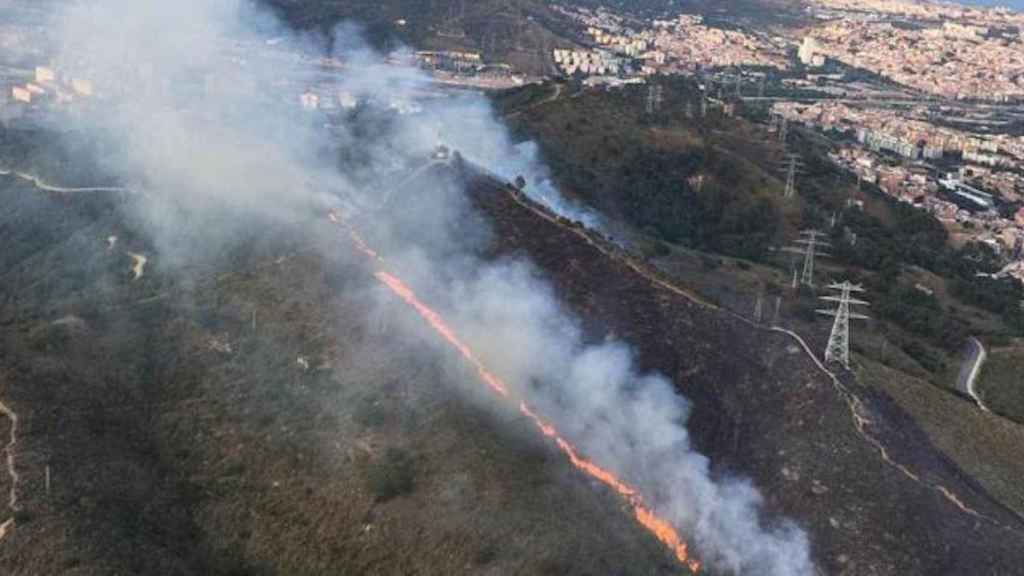 Imagen de un incendio intencionado en Collserola