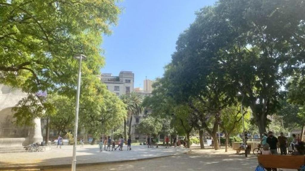 Parc infantil al passeig de Sant Joan / METRÓPOLI