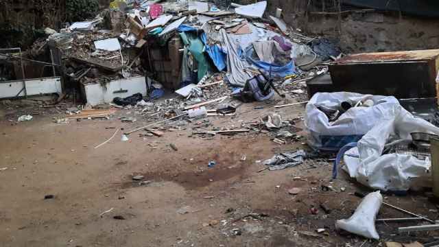 Interior de la finca okupada en Vallcarca / CEDIDA