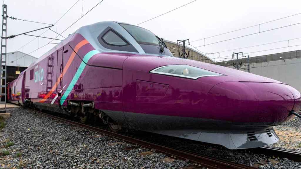 Un tren Avlo de Renfe en Barcelona en una imagen de archivo