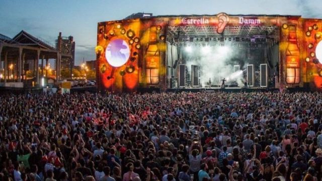 Un concierto en el festival Cruïlla, antes de la pandemia, en el que este año será obligatoria la mascarilla  / ARCHIVO