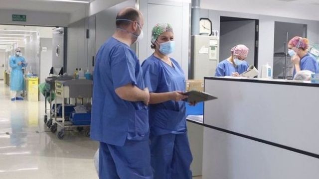 Sanitarios en un hospital