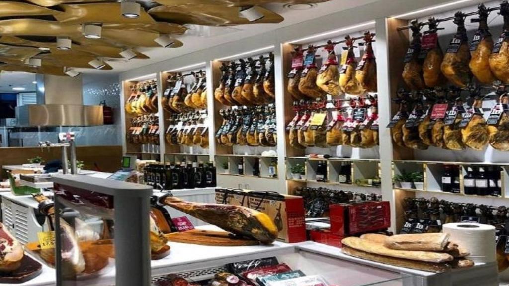 Interior d'un comerç d'Enrique Tomàs