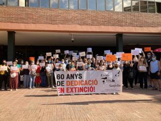 Manifestación por la continuidad de la Escuela Sanfeliu de L'Hospitalet de Llobregat / CEDIDA