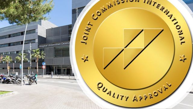 Imagen de la fachada del Hospital Dexeus con el Sello de Oro de la Joint Commission International / ARCHIVO