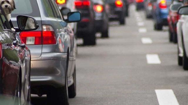 Colas de coches en Barcelona / EUROPA PRESS