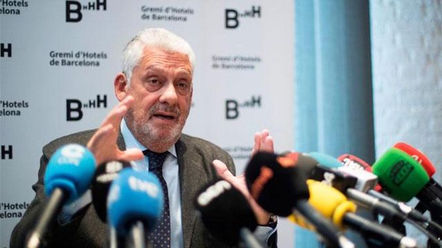 El Presidente del Gremi d'Hotels, Jordi Clos, durante una rueda de prensa / EFE