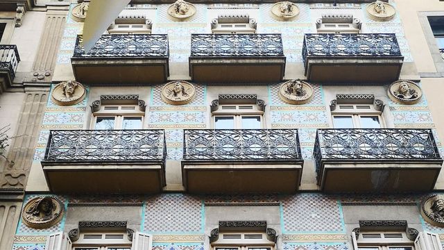 Fachada de la Casa Vicenta Vilaró de Torres, que hoy en día es un hotel de tres estrellas / INMA SANTOS