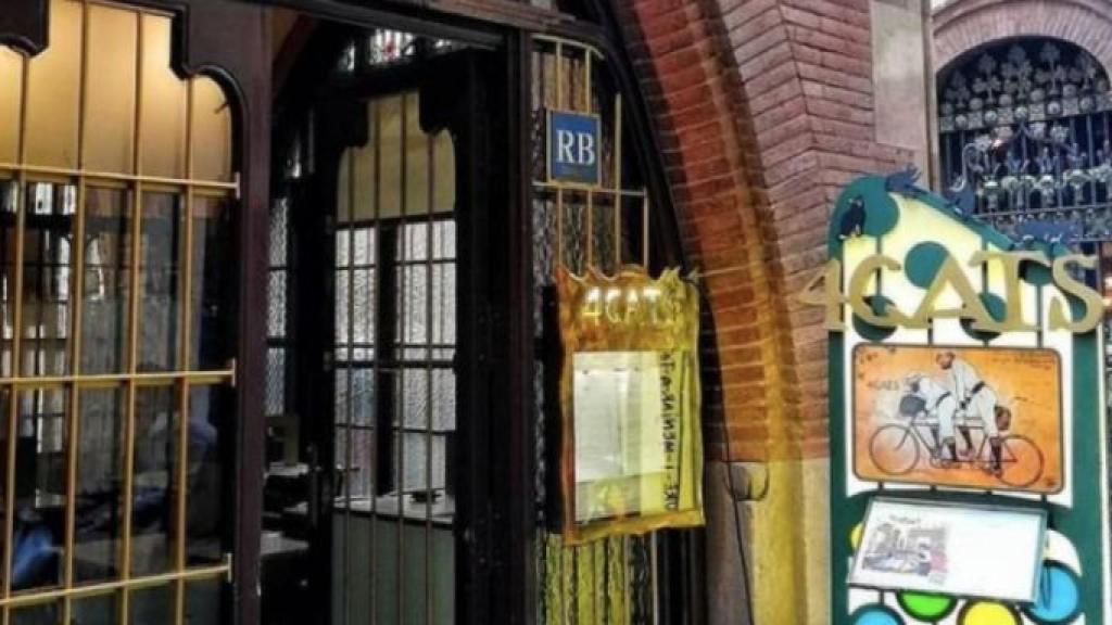 Entrada al Quatre Gats / QUATRE GATS