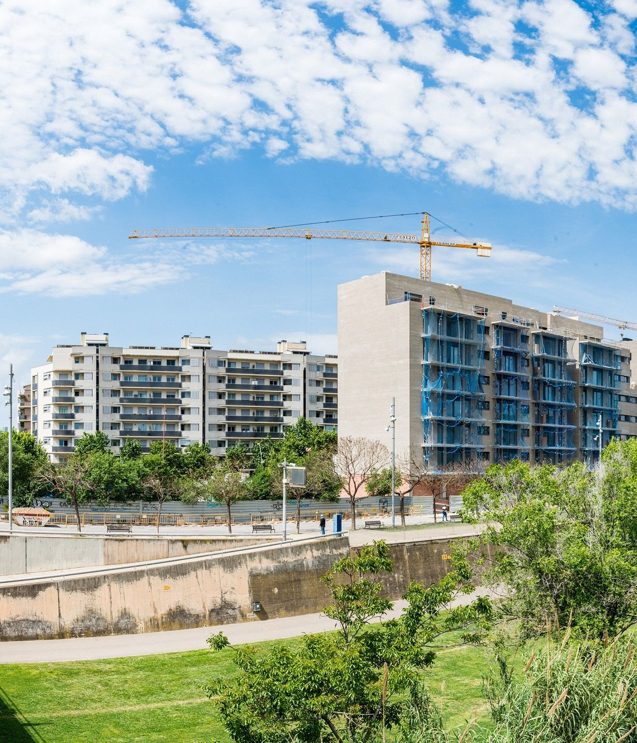Los bloques de pisos en construcción de La Catalana de Sant Adrià / METRÓPOLI