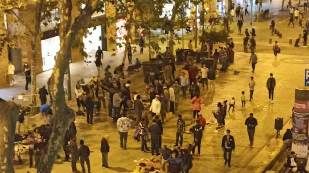 'Mercado de la miseria' en la ronda de Sant Antoni / CEDIDA