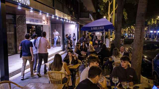 Terrazas llenas en la calle de Tuset en una imagen de archivo / PABLO MIRANZO