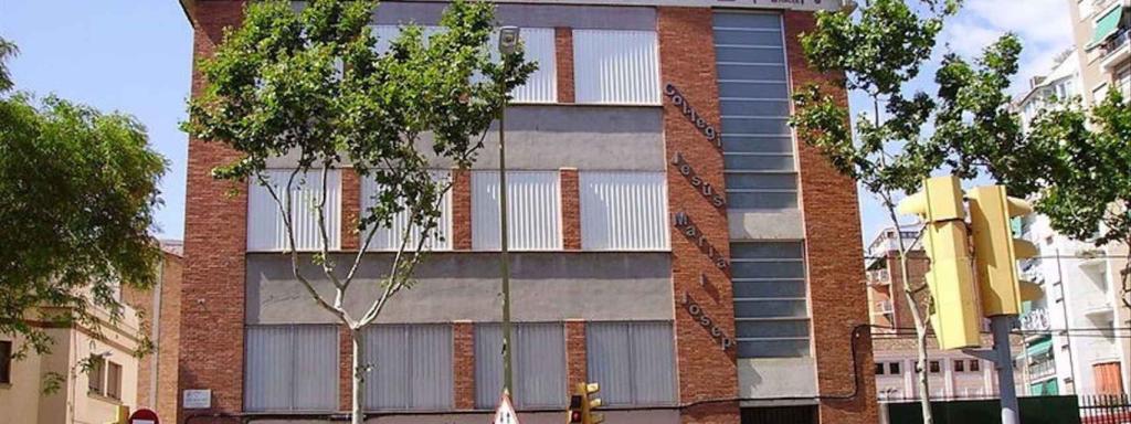 Col·legi Jesús Maria i Josep, el Pare Manyanet, al districte de Sant Andreu, a Barcelona