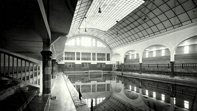 El Club Natació Barcelona recupera la piscina cubierta más antigua de España  / ARXIU HISTÒRIC DE BARCELONA