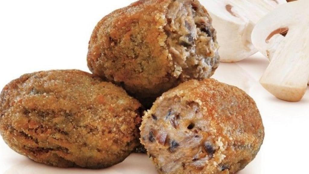 Croquetas de setas en una imagen de archivo