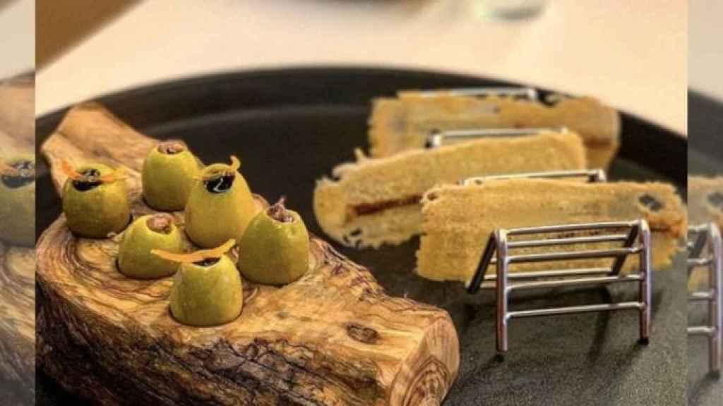 Olivas Gordal Rellenas de Anchoa del Cantábrico, Ponzu y Kumquat y Grisines de Espina de Anchoa / Ten's