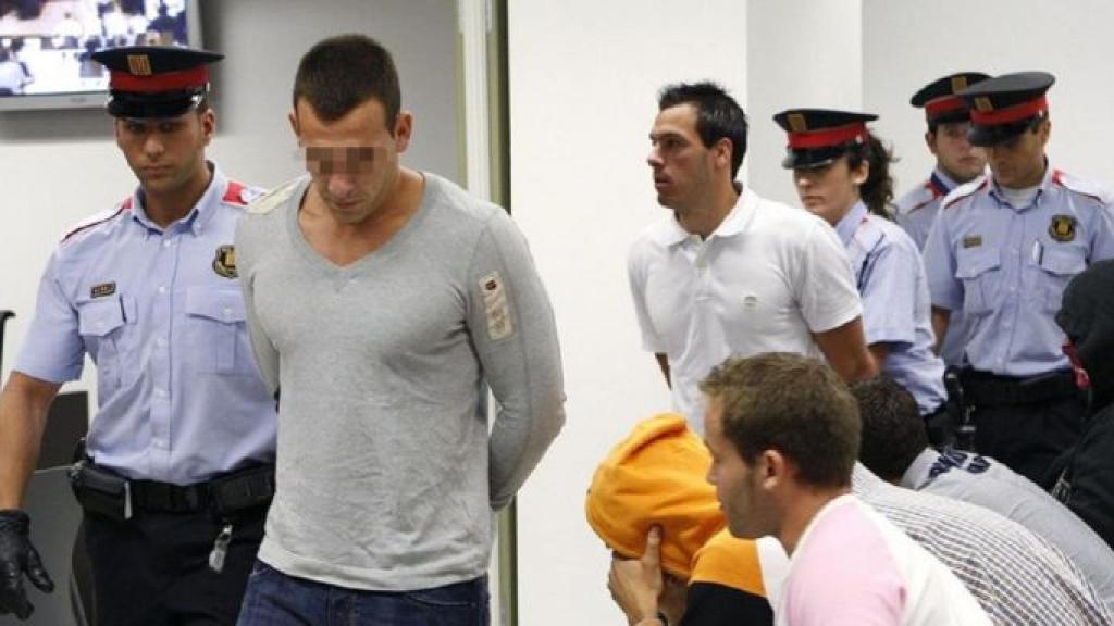 Valentín Moreno entrando en el juicio del año 2009