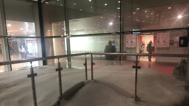 Lluvia de granizo en el Aeropuerto de Barcelona / DAVID CASALS - @informatiu