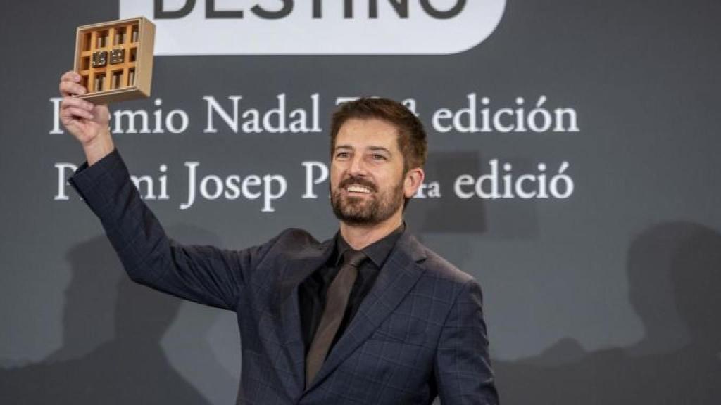 El periodista Toni Cruanyes tras ser premiado / EUROPA PRESS