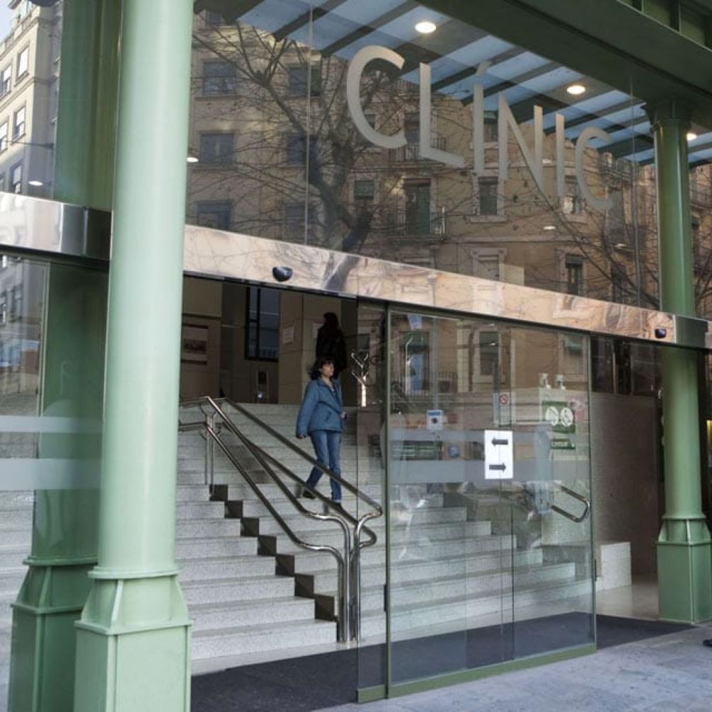 Entrada de l'Hospital Clínic de Barcelona / HOSPITAL CLÍNIC