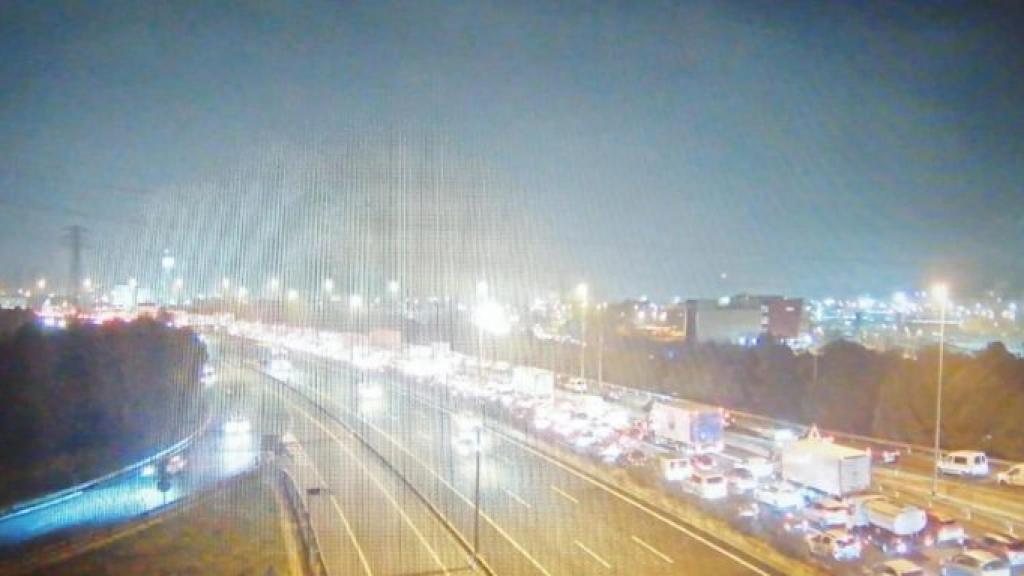 Colas kilométricas en la autopista AP-7 / TRÀNSIT