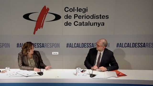 Ada Colau, en el acto la Alcaldessa Respon, en el Colegio de Periodistas / METRÓPOLI - MANEL MANCHON