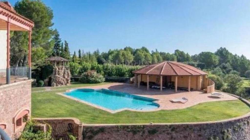 La piscina de Mas Morera, la casa de Rosalía i Rauw Alejandro / CRÓNICA GLOBAL