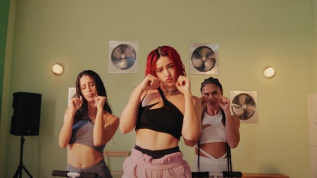 Rosalía en el videoclip de 'Chicken Teriyaki', su nueva canción / YOUTUBE