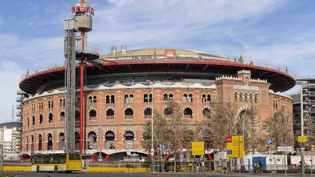 Fachada del centro comercial Arenas de Barcelona / INMA SANTOS